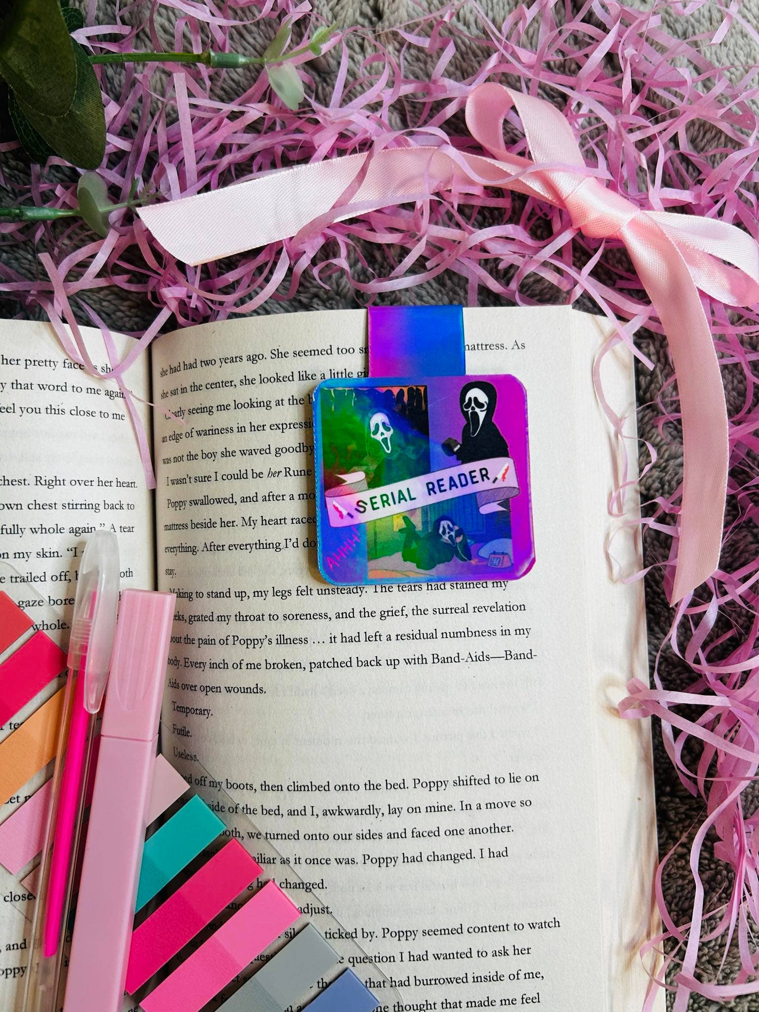 Serial Reader scream Horror-Inspired Magnetic Bookmark - Holographic Ghost Design