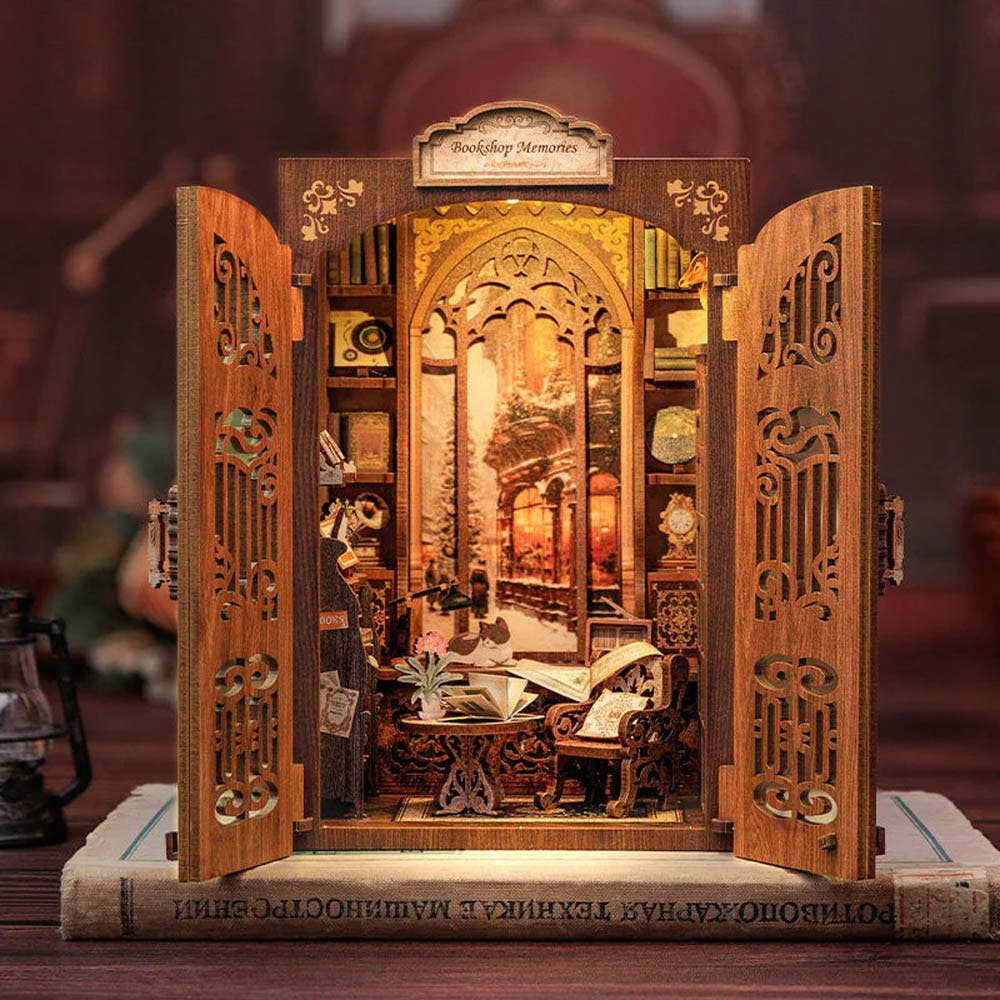 DIY Book Nook kit - Bookshop Memories