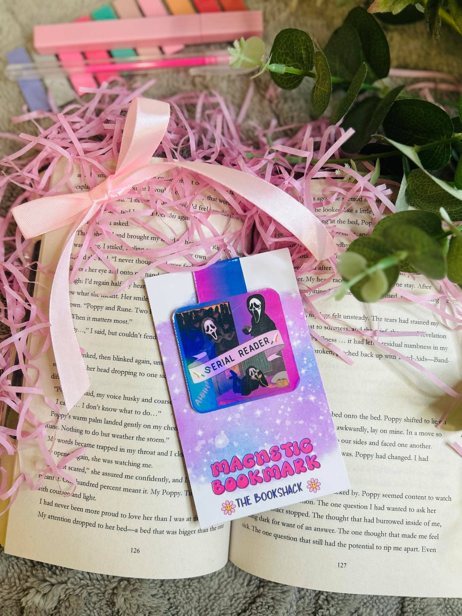 Serial Reader scream Horror-Inspired Magnetic Bookmark - Holographic Ghost Design